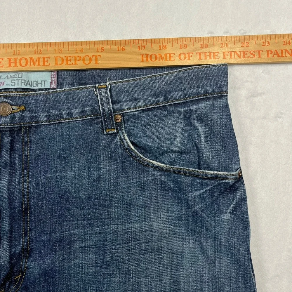 Levis slip into